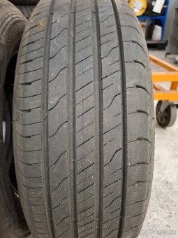 Letní pneu Goodyear 215/65 R 17 - 6