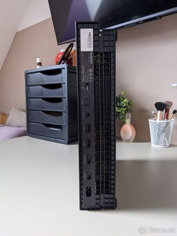 XBOX One X s ovladačem a kabelem SUPER STAV - 6