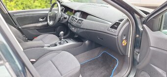 Renault Laguna 2,0 L benzín - 6