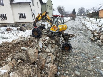 Menzi muck - 6