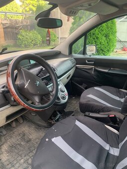 Prodám peugeot 807 2.2hdi rok 2006 7 mist - 6