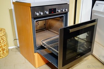 Nerezový vestavný sporák Bosch HEB73D352, vyjížděcí dveře - 6