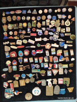 Prodám  velkou sbirku odznaků - 6