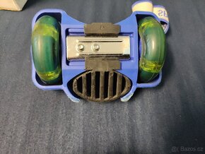 SVÍTÍCÍ PŘIPÍNACÍ KOLEČKA NA BOTY - 6