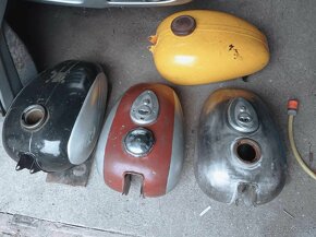 Prodám díly  Plechy rám Jawa - 6