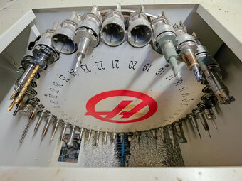 Obráběcí centra - pětiosá UMC 750SS. - 6