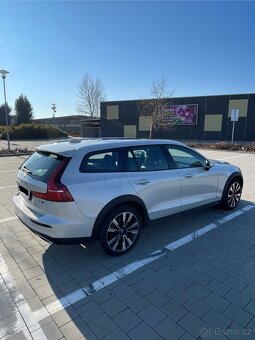 Volvo V60 Cross Country D4 140 kW 4x4 - 6