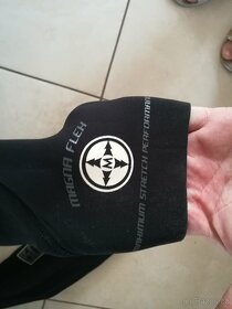 Špičkový neoprén Body Glove, velikost L - 6