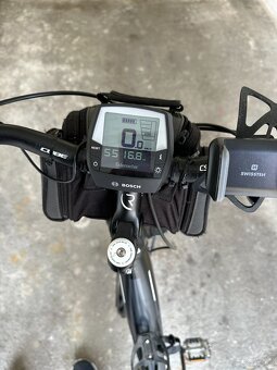 Městské elektrokolo CUBE Hybrid 400, motor Bosch - 6