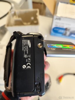 Videokamera JVC GR-D740 nová - 6