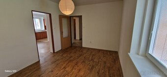 Pronájem bytu 2+kk (49m2) se zahradou a parkováním. - 6