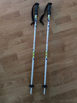 Dětské sjezdové lyže 90 cm, hole - 6