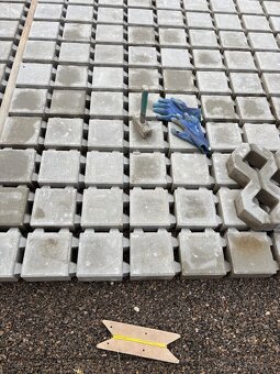 Vegetační dlažba CS beton Quadro - 6