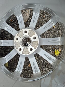 Nová zimní kola r17 Volkswagen Golf Michelin - 6