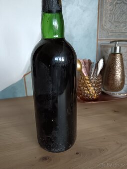 Prodám plnou láhev sběratelského vìna. - 6