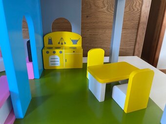 Dřevěný domeček pro panenky - 6