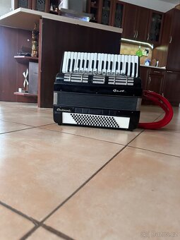 Prodám Akordeon CONTINENT - 6