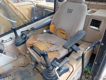 Pásový bagr Cat 312 - 6