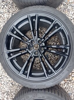 Stav nových 20" ORIGINAL BMW M5 styl 706 r.v. 2018 - 6