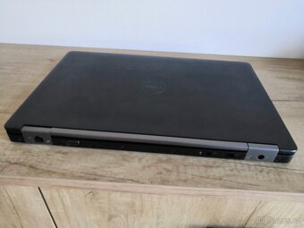 Dell 5570 i5 / 8 GB / 256 SSD / Windows 11 - 6