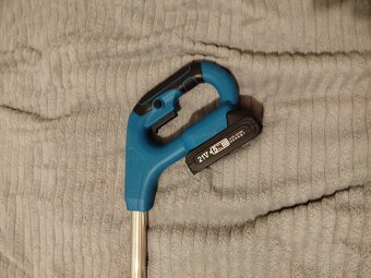 Akumulátorový vyžínač - 6