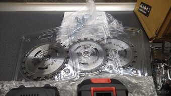 NOVÁ Aku okružní pila, 2xbaterie, 3x kotouč - 6