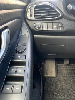 Hyundai i30 kombi 1.6crdi 85kw r.v 2020 kamera -ČR - 6