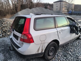 Volvo v 70 d5 awd - 6