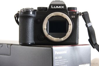 Panasonic Lumix S5 + Panasonic 50mm a Panasonic 14-28mm - 6