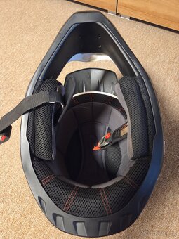 Motokrosová helma - 6