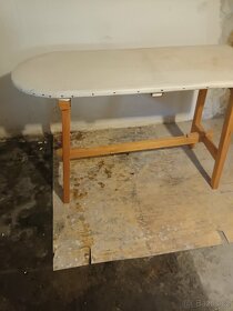 vysoce stabilní žehlící stůl - 6