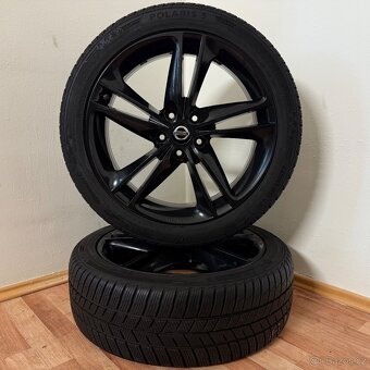 NISSAN QASHQAI 5x114,3 R19 ET40+ZIMNÍ 225/45R19 7mm - 6