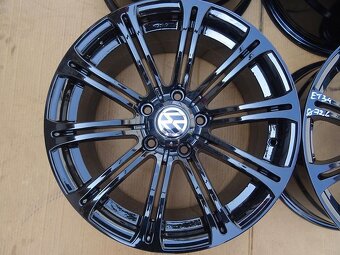 Alu disky černé pro BMW, 17", 5x120, ET 34, šířka 8J - 6