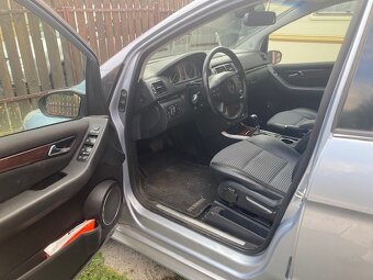 Mercedes Benz B200 - 6