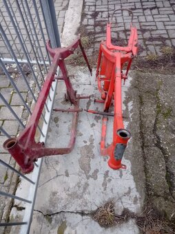 Jawa 250 /559 350 panelka kyvacka rám díly - 6