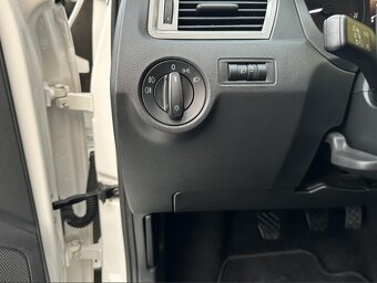 Rapid Spaceback 1.2/55kW KLIMA r.v.2015 najeto 92tkm - 6