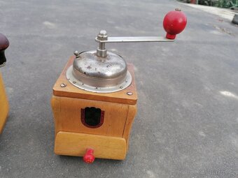 Predám starožitné mlynčeky - 6