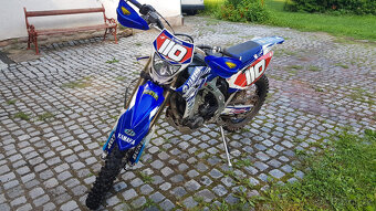 Yamaha WR450 - 6