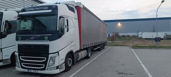Tahač Volvo a náves Vanhool - 6