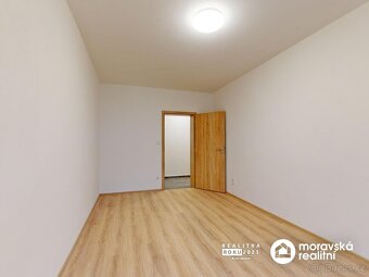Prodej nového bytu 3+kk s parkovacím stáním a dvorkem ve Vém - 6