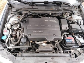 HONDA ACCORD 2,2 iCTDi NAFTA 103 KW ZA 59000 KČ - 6