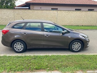 KIA Ceed 1.4 (benzín), 68 tis. km, 2018, servisní knížka - 6