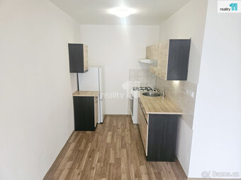Pronájem bytu 2+kk, 40 m² – Praha 4, ulice Novodvorská - 6