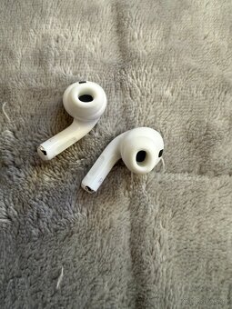 Apple AirPods Pro (2. generace) s MagSafe pouzdrem (USB-C) - 6
