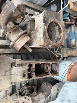 Díly na traktor - 6