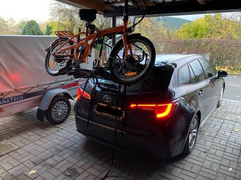 Nosič na 2 E kola max 45kg na páté dveře Peruzzo - 6