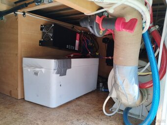 BURSTNER Ventana. Mover+bat. 1200 kg. Stan. 100km/h - 6