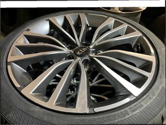 Alu kola + Pneu orig. zimní KIA STINGER 18" 225/45 - 6