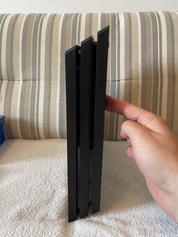 PlayStation 4 Pro 1 TB - 6