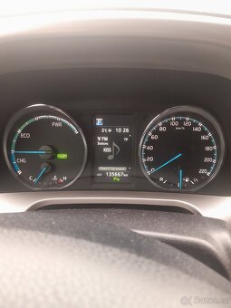 Toyota RAV4 Hybrid - 6